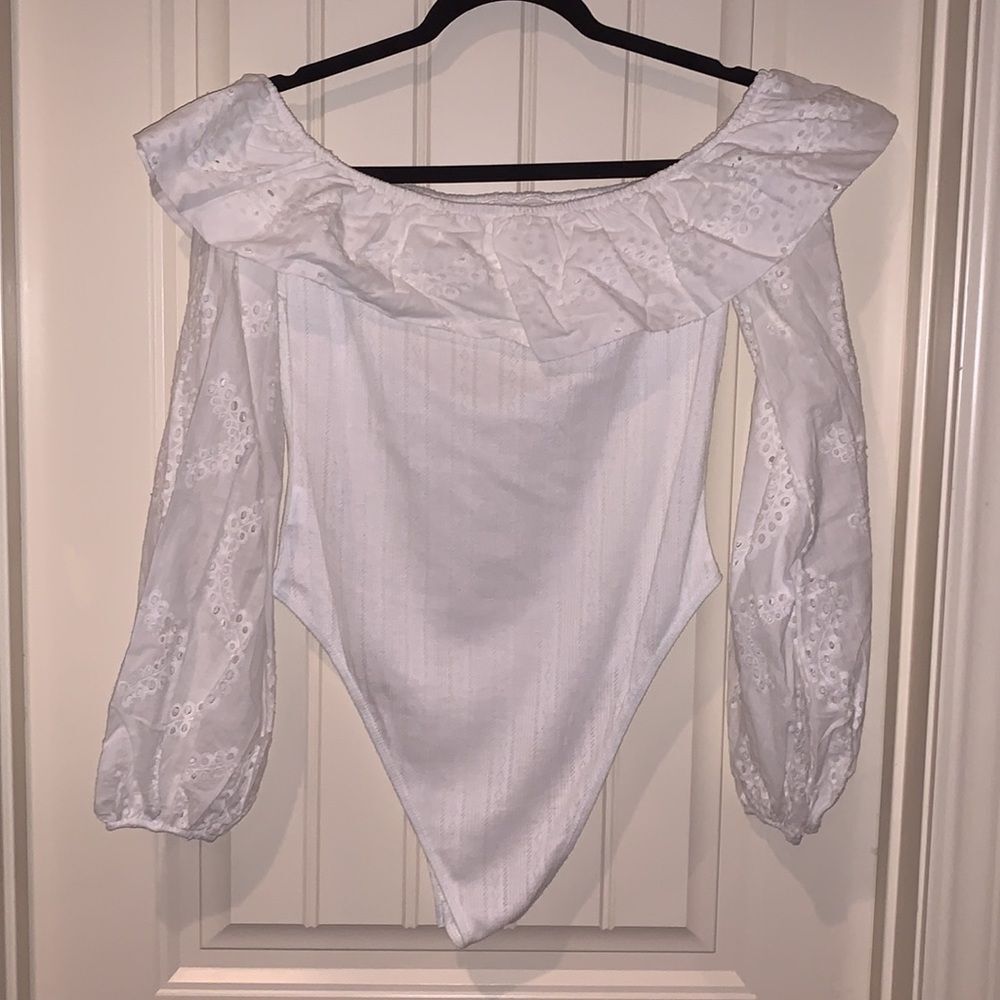 Shein white bodysuit with eyelet ruffle and sleeves, Large - Picture 2 of 4